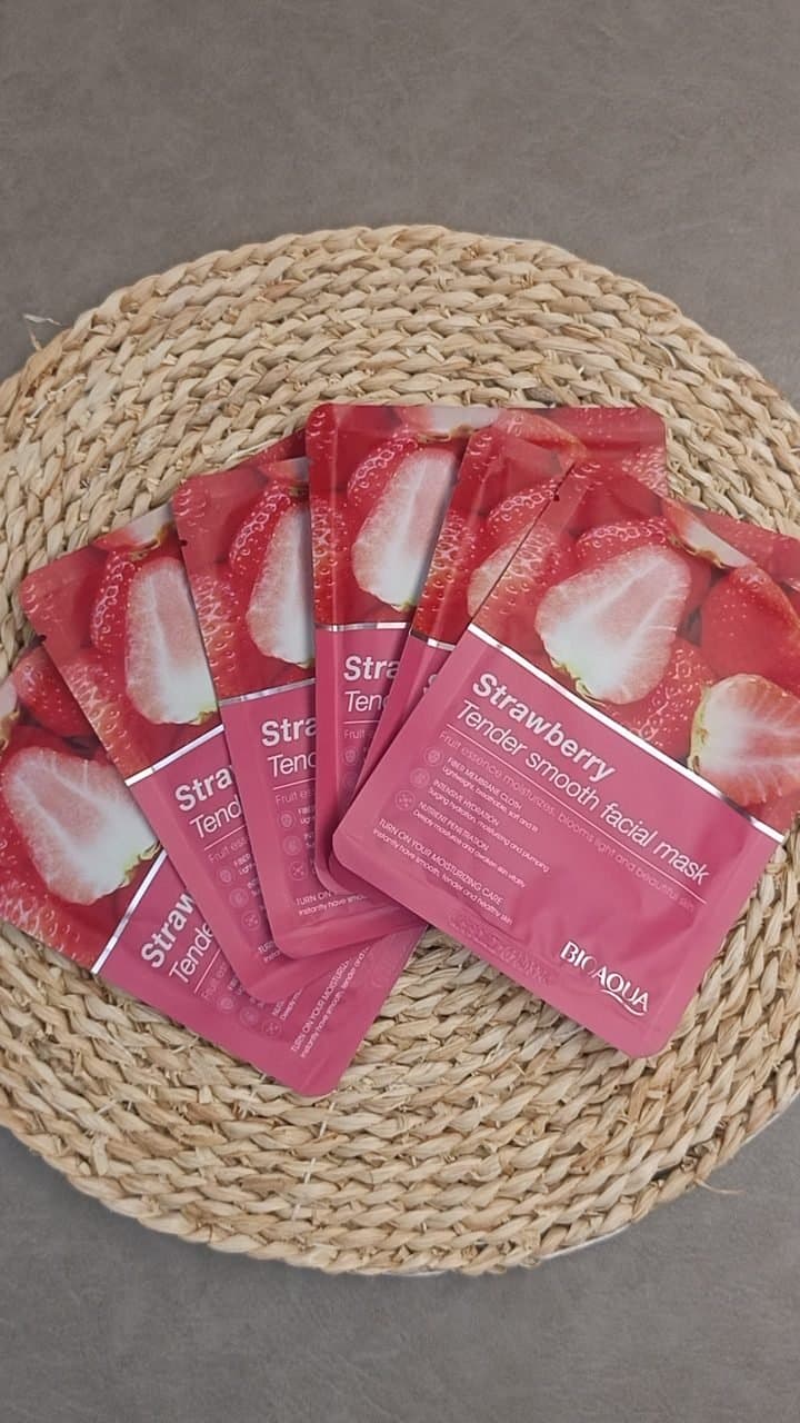 Mascarilla Facial en Velo Fresas, Tender Smooth – BIOAQUA®