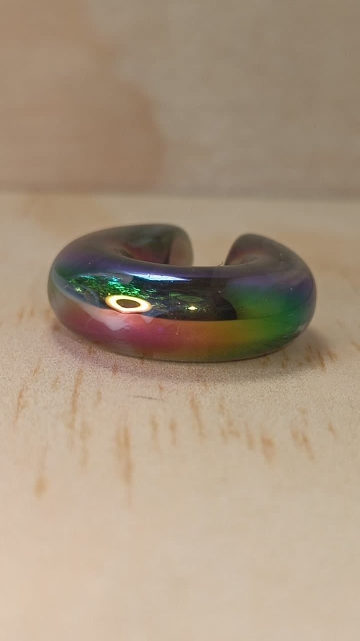 Earcuff Iridescent Violet